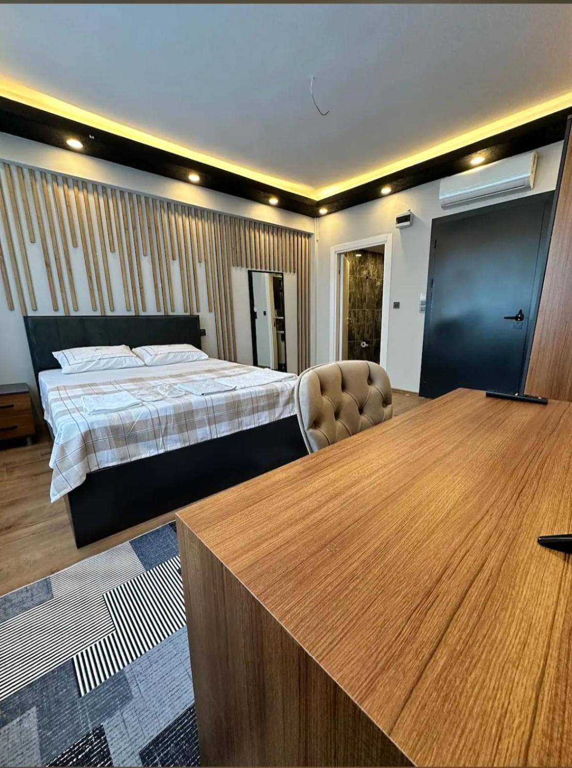 Hotel The Port Palace *